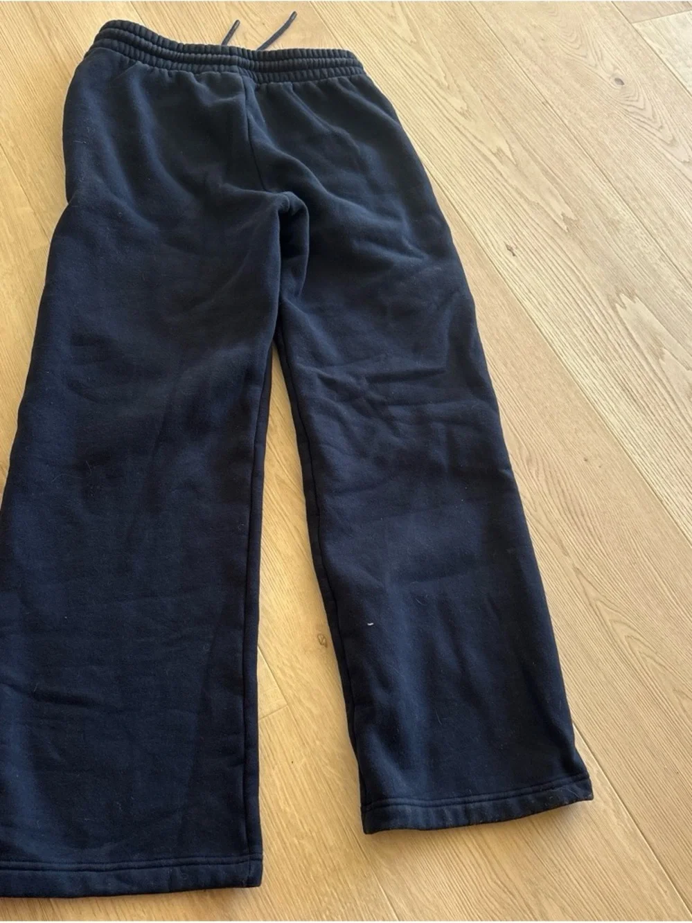 ARITZIA SIZE XXS NAVY SWEATPANTS